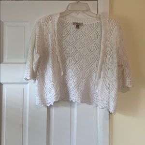 Adorable white shrug!